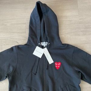 New Comme des Garçons PLAY Heart Logo ZipUp Hoodie